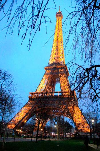Một ngày lang thang tại Paris - Charles de Gaulle (CDG).